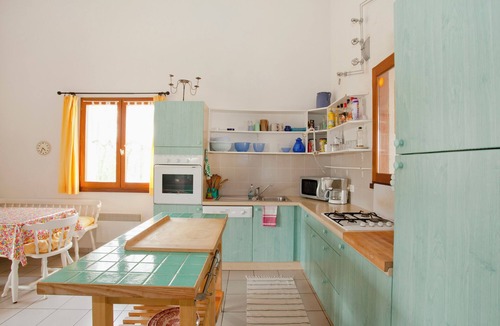 Andressac House | Bright country house with open kitchen