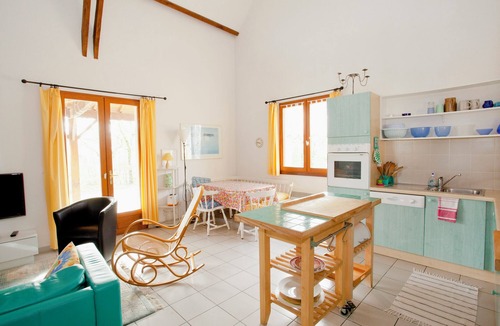 Andressac House | Bright country house with open kitchen