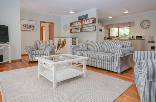 Bright House | BRIGHT COUNTRY HOME: Bright