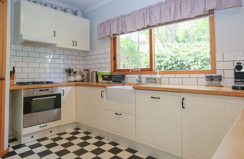 Bright House | BRIGHT COUNTRY HOME: Bright