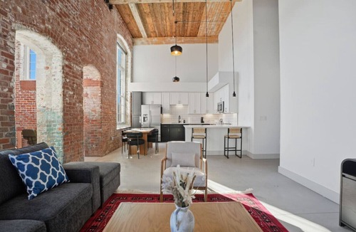 Judson Apartment | Bright & Cozy 2BR Apt w/Parking