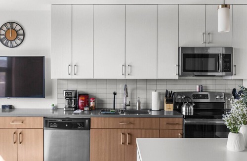 Five Points South Apartment | Bright & Cozy 2BR Getaway in BHM