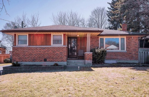 Whitby Apartment | Bright & Cozy 3-Bedroom Home in the GTA.