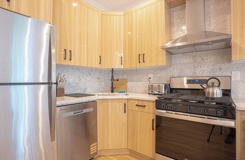 Ocean Hill Apartment | Bright & Cozy 3Bd Brooklyn Getaway