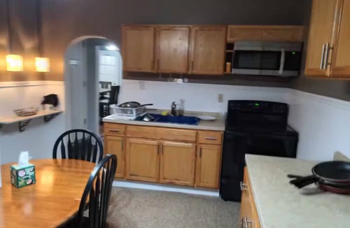Lower West Side Apartment | Bright & Cozy 4BR Apartment Perfect Chicago Location