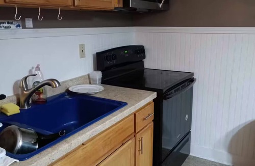 Lower West Side Apartment | Bright & Cozy 4BR Apartment Perfect Chicago Location