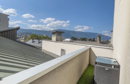 Chambery Apartment | Bright Cozy Apartment, Near TrainStation * Parking