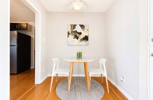 St. Ben's Apartment | Bright & Cozy Chicago 1BR | Near Dining & Transit