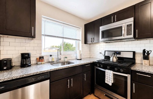 St. Ben's Apartment | Bright & Cozy Chicago 1BR | Near Dining & Transit