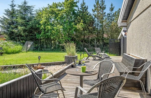 Sønder Vorupør House | Bright, cozy cottage with winter garden in great nature.