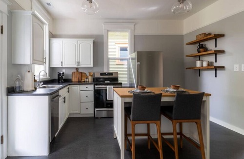 Minor House | Bright & Cozy Home | Walkable, Private Yard + WiFi