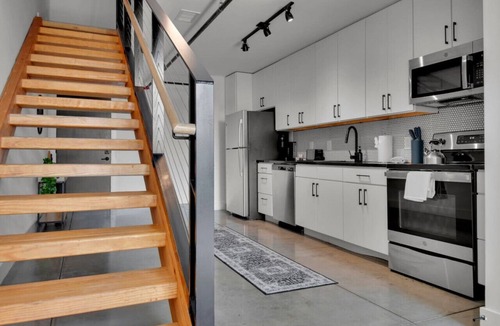 Judson Apartment | Bright, Cozy Loft | Pool | Gym | Great location!