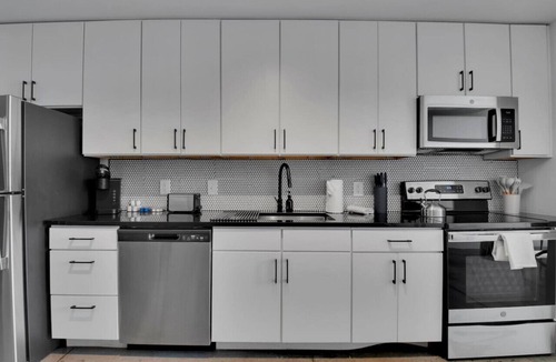 Judson Apartment | Bright, Cozy Loft | Pool | Gym | Great location!