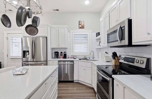 Germantown House | Bright & cozy Louisville home w/private backyard