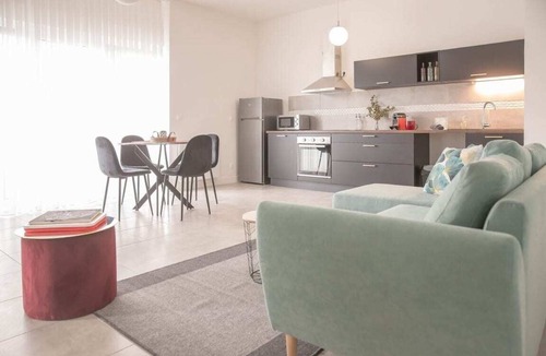 La Ferte-sous-Jouarre Apartment | Bright duplex 108 Ferté-sous-Jouarre