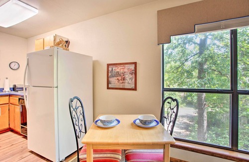 Davis Apartment | Bright Davis Escape w/Screened-In Porch!