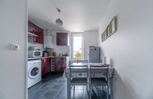 Champ-Capelet Apartment | Bright & decorated apartment, free parking