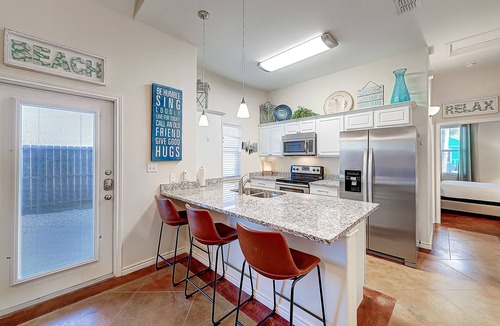 Corpus Christi House | Bright, dog-friendly townhome with free wifi and a private yard - near the water