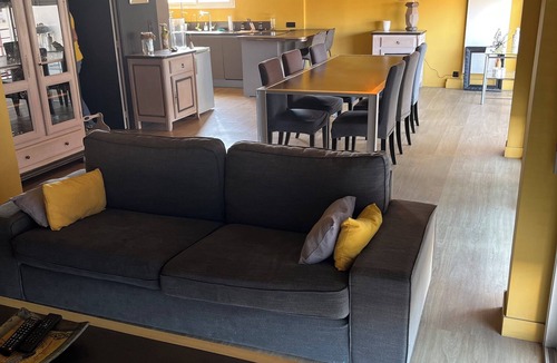 Montauban Apartment | Bright downtown apartment