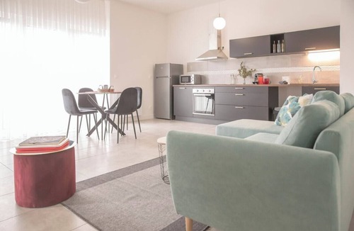 La Ferte-sous-Jouarre Apartment | Bright duplex 108 Ferté-sous-Jouarre