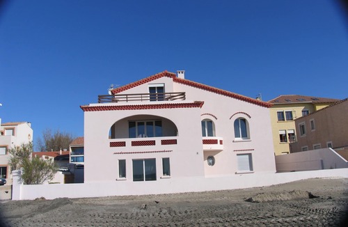 Palavas-les-Flots Villa | Bright Duplex on the beach with garden and parking