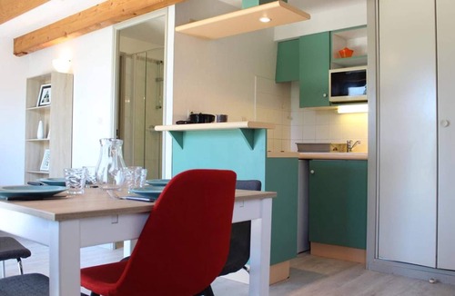 La Rochelle Apartment | Bright Duplex in La Rochelle – Balcony & Parking