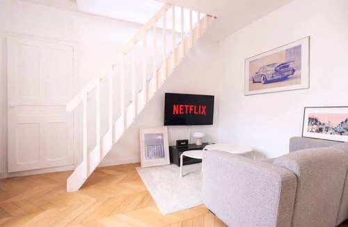 Alphonse Guerin Apartment | Bright duplex - Station & center on foot - Au Calme