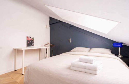 Alphonse Guerin Apartment | Bright duplex - Station & center on foot - Au Calme