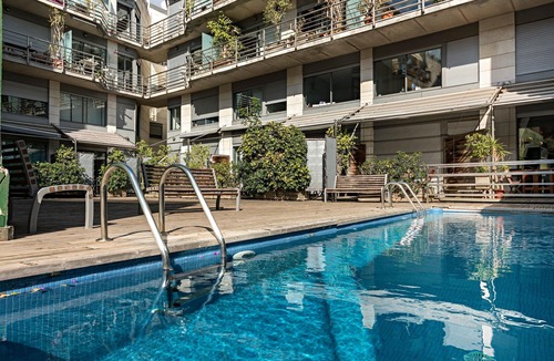El Putget i Farro Apartment | Bright Duplex with a Spacious Terrace