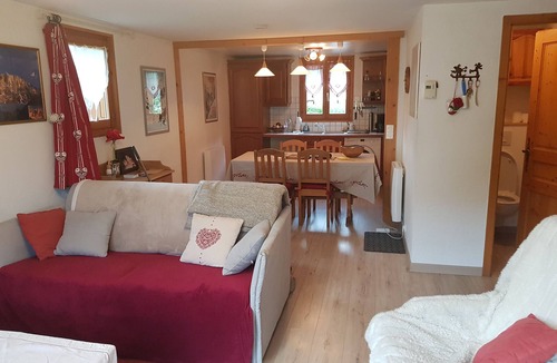 Servoz Apartment | Bright duplex with terrace