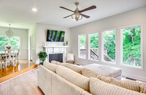 High Point House | Bright & Elegant Home in High Point w/Deck!