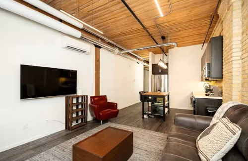 Exchange District Condo | Bright Exchange District Loft | 1 Bed | 1 Bath |