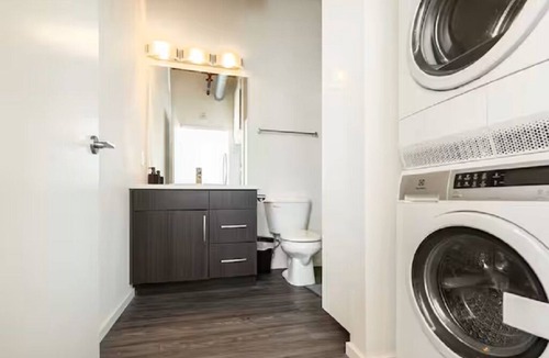 Exchange District Condo | Bright Exchange District Loft | 1 Bed | 1 Bath |