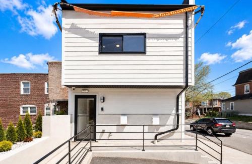 Chester House | Bright Executive Micro-Suite with City Access GSS H3