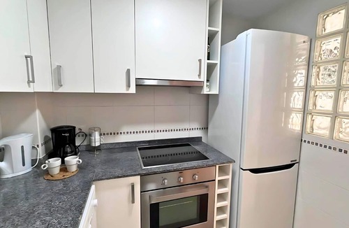 Coveta Fuma Apartment | Bright flat 50m from the beach with swimming pool and car park