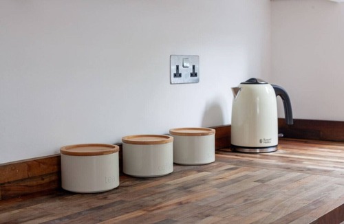 West Ealing Apartment | Bright Flat near West Ealing