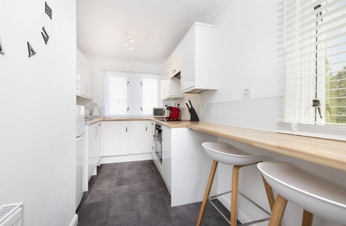Govan Apartment | Bright Flat Overlooking The Clyde