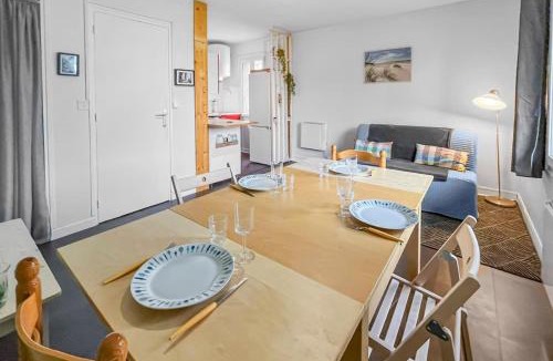 Merville-Franceville-Plage Apartment | Bright apartment - near the beach