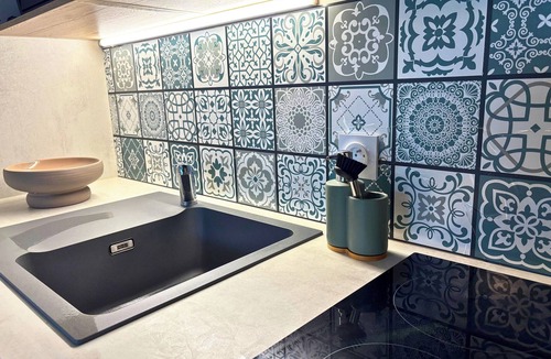 Les Bains de la Preste Condo | Bright studio with patio and mountain views