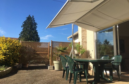 Saint-Hilaire-la-Palud House | Bright and spacious renovated barn