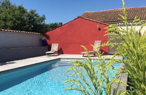 Saint-Hilaire-la-Palud House | Bright and spacious renovated barn