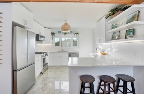 Saskatoon House | Bright & Fully Renovated Retreat
