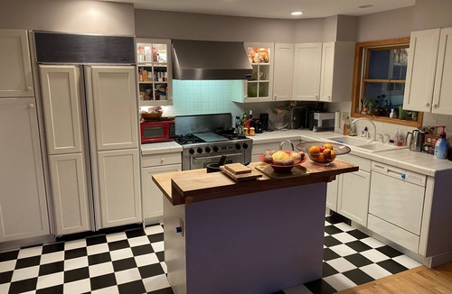 Jeffersonville House | Bright, fun, feature-filled Catskills getaway