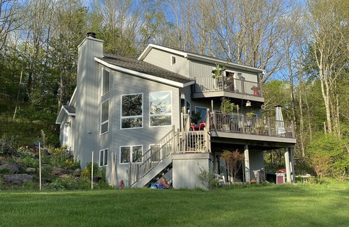 Jeffersonville House | Bright, fun, feature-filled Catskills getaway