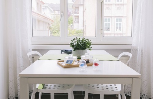Wipkingen Apartment | Bright furnished apartment with POCKET WIFI