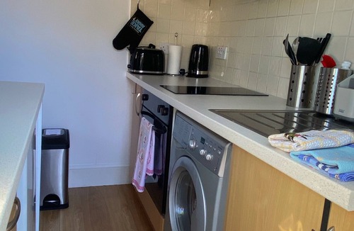 Walpole Apartment | Bright garden apartment in Ealing - 5 minutes from the Piccadilly line