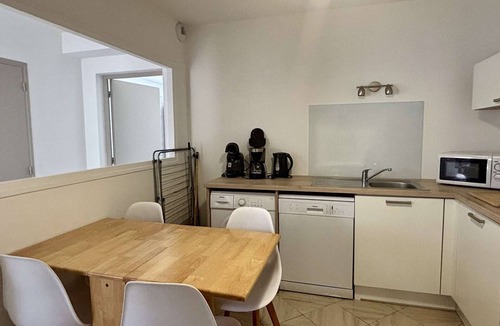 Latour-Bas-Elne House | Bright Ground-Floor Apartment with Garden in Quiet Area, Close to Beach and Shops