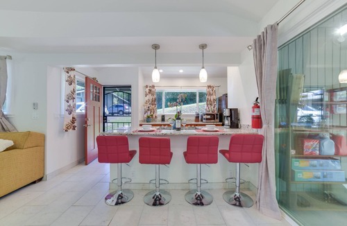 Pauwela Apartment | Bright Haiku Studio: Patio + Rainforest View