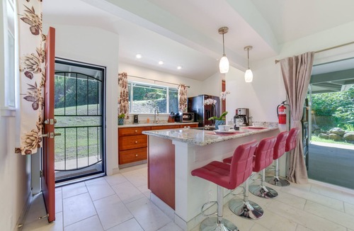 Pauwela Apartment | Bright Haiku Studio: Patio + Rainforest View