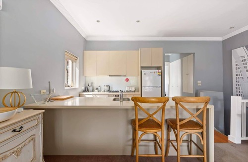 Double Bay Apartment | Bright Home Steps from Double Bay Beach